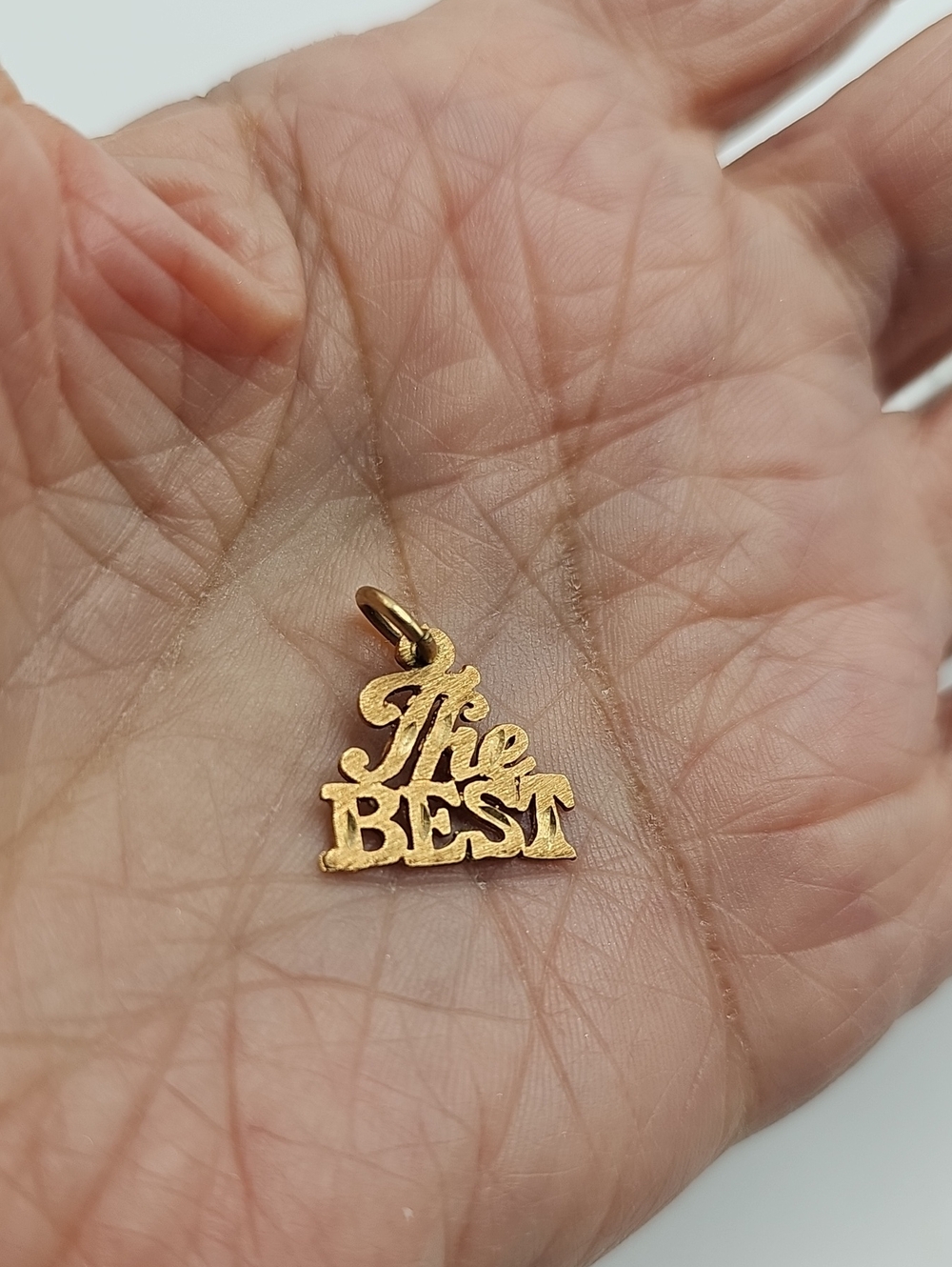 Gold 'The Best' Pendant Charm for Women. 14K .98 Gr - Picture 2 of 6